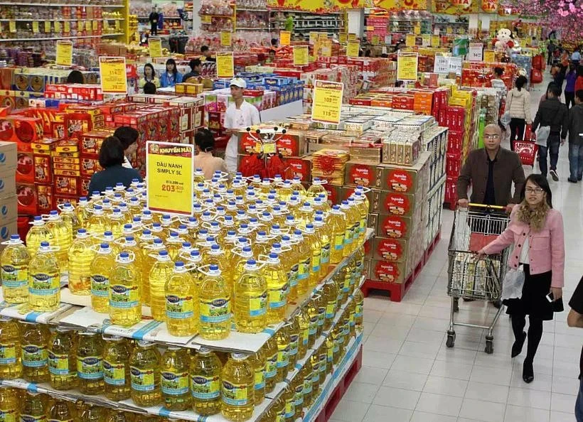 The CPI in December was up 0.29% compared to the previous month. The slight increase demonstrates year-end market stability. (Photo: VietnamPlus)