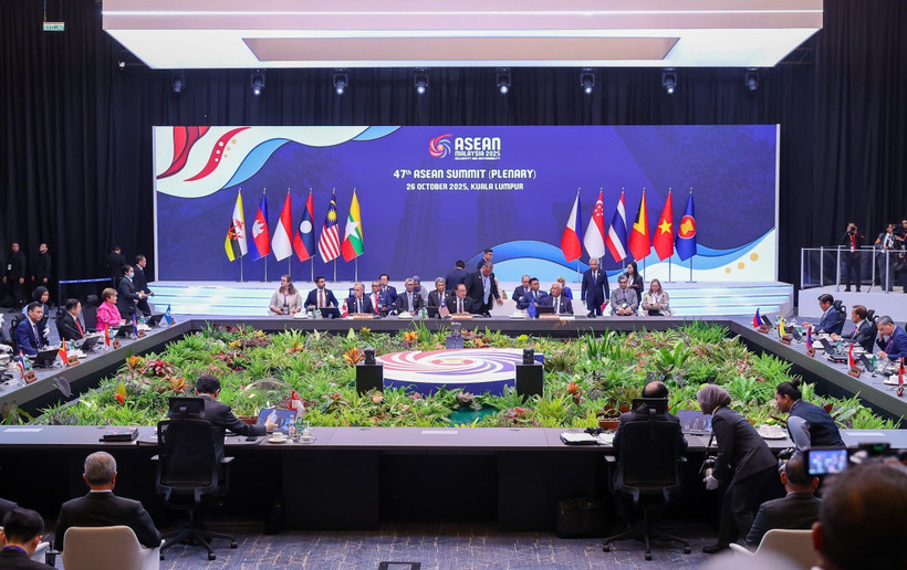 Prime Minister Pham Minh Chinh attends the 47th ASEAN Summit's Plenary Session and the Handover Ceremony of the Second Protocol Amending the ASEAN Trade in Goods Agreement (ATIGA). (Photo: VNA)