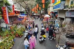 Hang Luoc Flower Market – A preserve of traditional beauty