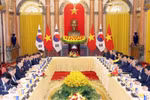 Top leader holds talks with RoK President in Hanoi