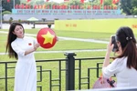 Crowds capture memories at Ba Dinh Square ahead of National Day