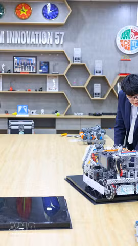 Developing strategic technologies: An urgent task for Vietnam’s future growth