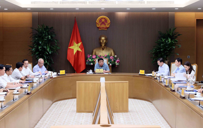 At the meeting between Deputy Prime Minister Nguyen Chi Dung and leaders of ministries, sectors, and the southern province of Kien Giang. (Photo: VNA) apec-2.jpg