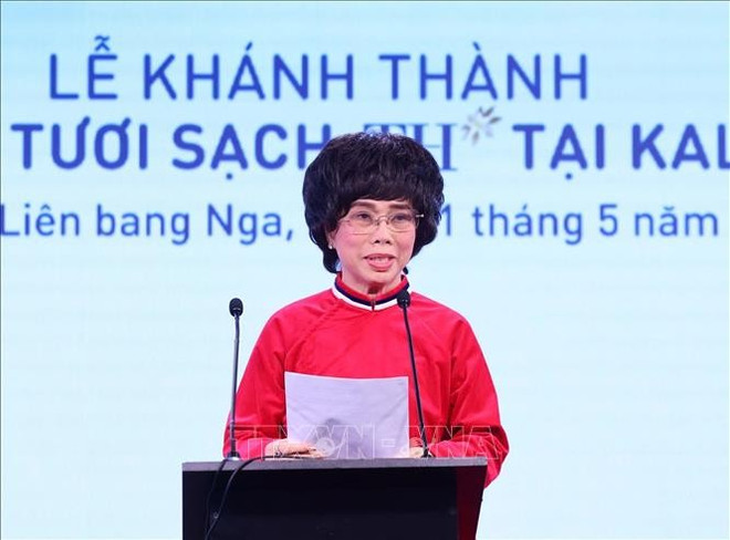 Hero of Labour Thai Huong, founder and Chairwoman of the Strategy Council of the TH Group, addresses the launching ceremony. (Photo: VNA) th2-12525.jpg