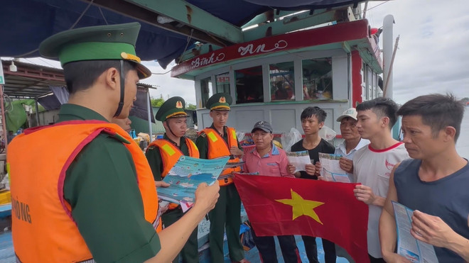 vna-potal-quang-ngai-quyet-liet-chong-khai-thac-hai-san-bat-hop-phap-iuu-7267615.jpg