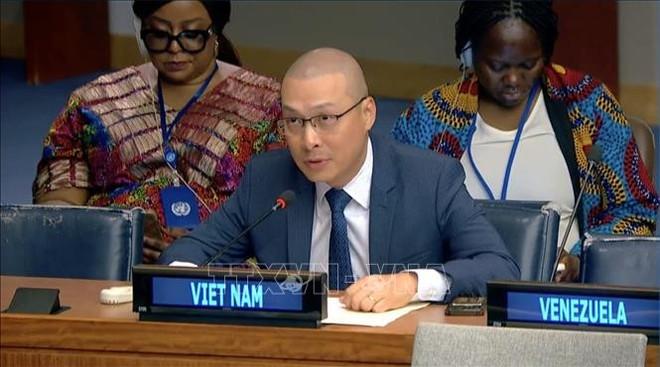 Minister Counsellor Nguyen Hoang Nguyen, Chargé d’Affaires of the Permanent Mission of Vietnam to the United Nations speaks at the event. (Photo: VNA) khuyet-tat-2.jpg