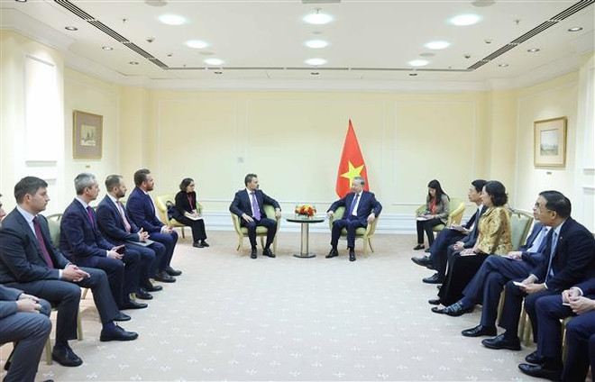 Party General Secretary To Lam (R) at the meeting with Yuri Maximo, Co-founder of Positive Technologies and Cyberus. (Photo: VNA) vna-to-lam-positive-technology.jpg