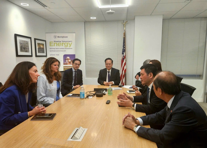 The working session between Minister Nguyen Hong Dien and representatives of Westinghouse, one of the world’s leading nuclear technology corporations (Photo: moit.gov.vn) tap-doan.jpg