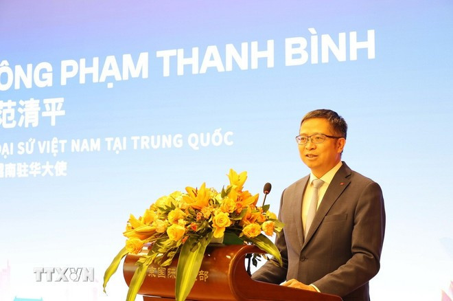 Vietnamese Ambassador to China Pham Thanh Binh speaks at the Vietnam - China tourism and investment promotion forum in Beijing on September 21, 2025. (Photo: VNA)