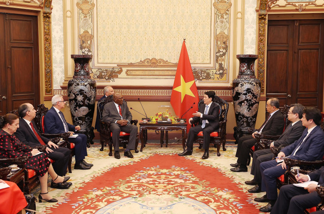 An overview of the meeting (Photo: VNA) vna-potal-chu-tich-nuoc-luong-cuong-tiep-pho-chu-tich-nuoc-cuba-salvador-valdes-mesa-8003741.jpg