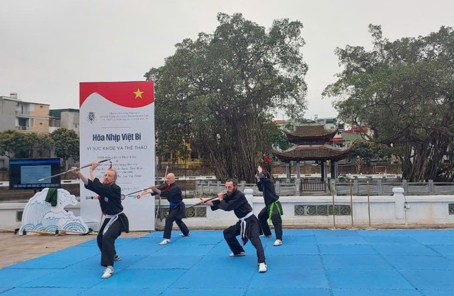 Thuy Phap practitioners undergo training in Belgium (Photo: VietnamPlus) vu.jpg