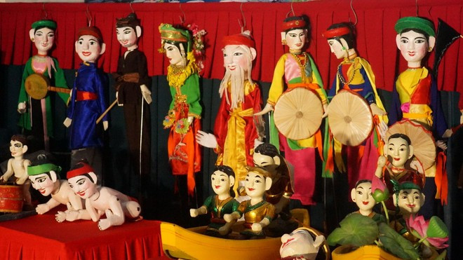 The puppets, with their charmingly whimsical expressions, are adorned in vibrant colours that reflect the essence of Vietnamese folk art. (Photo: VietnamPlus) 3-dry-puppetry.jpg