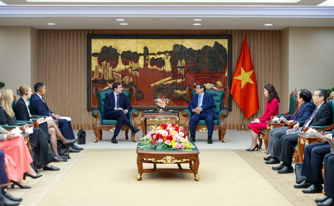 The meeting between PM Pham Minh Chinh and Swedish Minister for International Development Cooperation and Foreign Trade Benjamin Dousa in Hanoi on May 12. (Photo: VNA) (Photo: VNA)