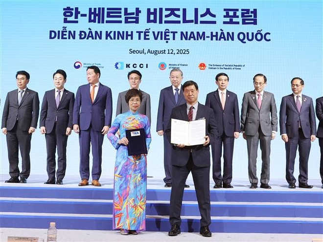 vna-potal-tong-bi-thu-to-lam-va-thu-tuong-han-quoc-kim-min-seok-du-dien-dan-kinh-te-viet-nam-han-quoc-8205225.jpg