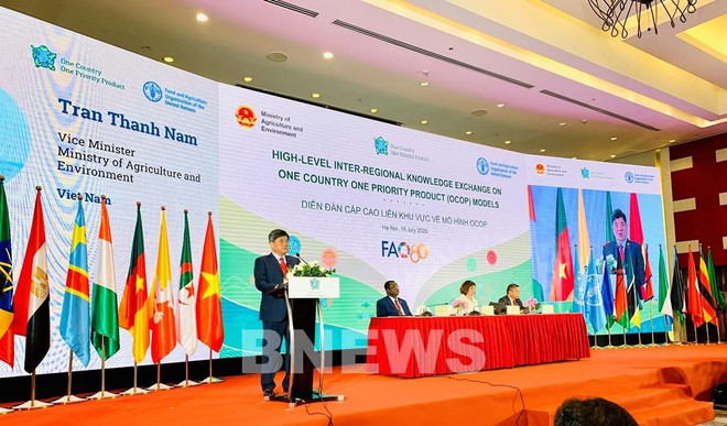 Deputy Minister of Agriculture and Environment Tran Thanh Nam addresses the event (Photo: VNA) thu-truong-bo-nong-nghiep-va-moi-truong-tran-thanh-nam-phat-bieu-tai-dien-dan-anh-vna.jpg