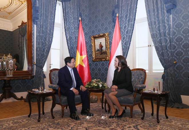 On January 19, 2024, Prime Minister Pham Minh Chinh meets with Hungarian President Katalin Novák, during his official visit to Hungary from January 18-20, 2024. (Photo: VNA) vna-potal-thu-tuong-pham-minh-chinh-hoi-kien-tong-thong-hungary-katalin-novak-718807322-9-34-36.jpg