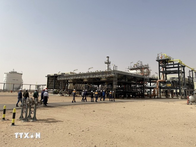 A corner of the operating area of Bir Seba oil field (Photo: VNA) bir-seba.jpg