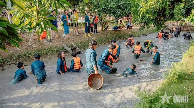 Mekong Delta is a popular tourist destination thanks to its richness in cultural and natural resources (Source: qdnd.vn) mien-tay.jpg