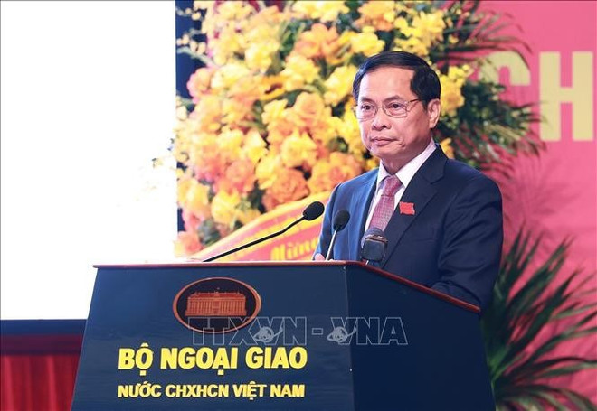 Deputy Prime Minister and Minister of Foreign Affairs Bui Thanh Son speaks at the event (Photo: VNA) dong-chi-bui-thanh-son-uy-vien-trung-uong-dang-pho-thu-tuong-chinh-phu-bi-thu-dang-uy-bo-truong-ngoai-giao-phat-bieu-khai-mac-anh-vna.jpg