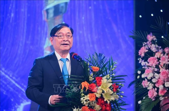 Chairman of the Vietnam Union of Science and Technology Associations Phan Xuan Dung speaks at the event. (Photo: VNA)