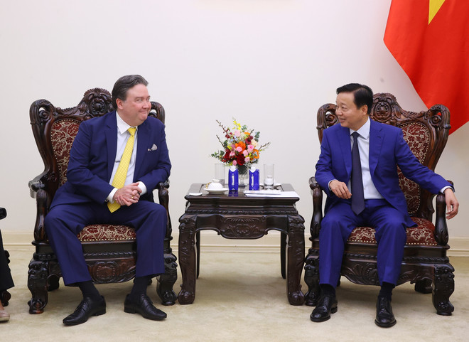 Deputy Prime Minister Tran Hong Ha (R) and US Ambassador to Vietnam Marc Knapper. (Photo: VNA) 2-tran-hong-ha-marc-knapper-usaid-vietnam-us-relations.jpg