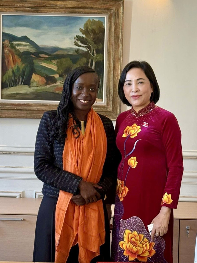 National Assembly Vice Chairwoman Nguyen Thi Thanh (R) and French NA Vice-President Nadège Abomangoli. (Photo: VNA) thanh3.jpg