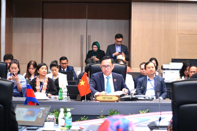 Ambassador Tran Duc Binh, acting head of the ASEAN Senior Officials' Meeting (SOM) delegation of Vietnam, attends the ASEAN SOM held in Kuala Lumpur, Malaysia, on July 7. (Photo: VNA) vna-potal-khai-mac-hoi-nghi-quan-chuc-cap-cao-asean-8134749.jpg