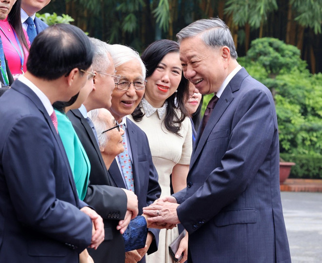 Party General Secretary and State President To Lam meet with distinguished overseas Vietnamese attending the 4th World Conference of Overseas Vietnamese (OV) and the 2024 forum of OV intellectuals and experts in August 2024. (Photo: VNA) to-lam.jpg