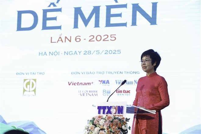 VNA General Director Vu Viet Trang speaks at the ceremony. (Photo: VNA) vna-potal-le-trao-giai-thuong-thieu-nhi-de-men-lan-thu-6-nam-2025-8060238.jpg
