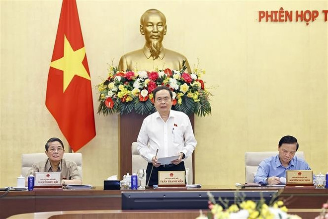 NA Chairman Tran Thanh Man speaks at the meeting. (Photo: VNA)