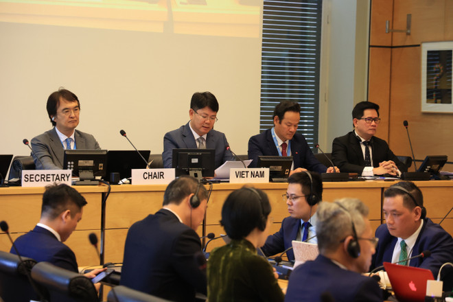 The Vietnamese delegation at the session (Photo: VNA) ui.jpg