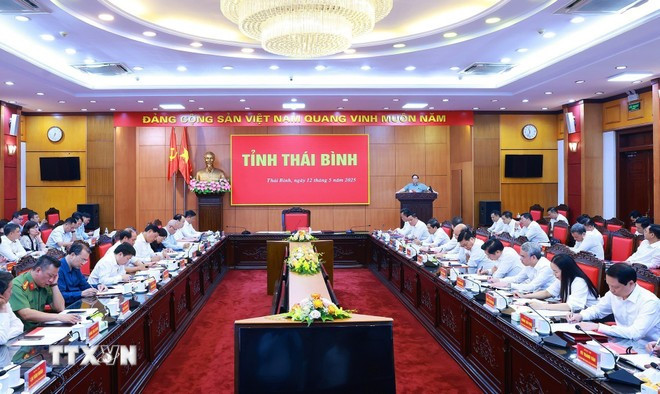 An overview of the working session. (Photo: VNA) thu-tuong-pham-minh-chinh-lam-viec-thai-binh-1.jpg