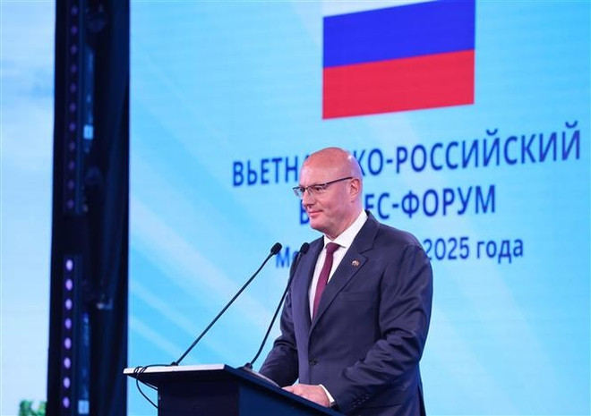 Russian Deputy Prime Minister Dmitry Chernyshenko speaks at the forum. (Photo: VNA) vna-potal-tong-bi-thu-to-lam-du-dien-dan-doanh-nghiep-viet-nam-nga-8025539.jpg