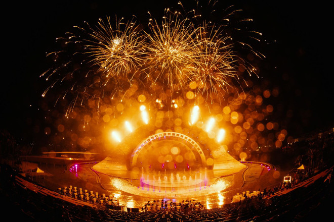 A scene from the "Kiss of the Sea" show (Photo: Sun Group) kiss3.jpg