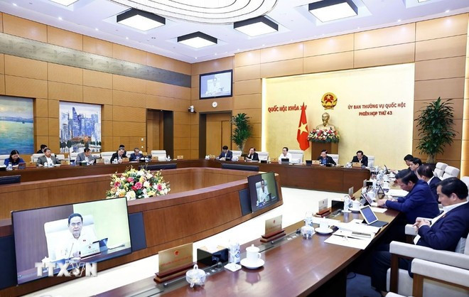 An overview of the 43rd meeting of the NA Standing Committee on March 11 (Photo: VNA) ubtv-quoc-hoi-cho-y-kien-ve-luat-thue-tieu-thu-dac-biet-1003-1.jpg