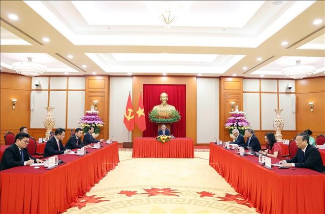 Party General Secretary To Lam holds phone talks with President of the European Council Antonio Costa (Photo: VNA) to-lam-4.jpg