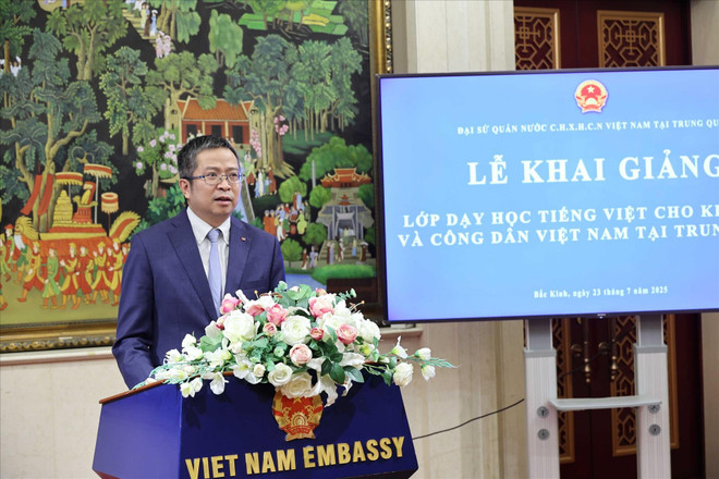 Vietnamese Ambassador to China Pham Thanh Binh speaks at the launch on July 23, 2025. (Photo: VNA)