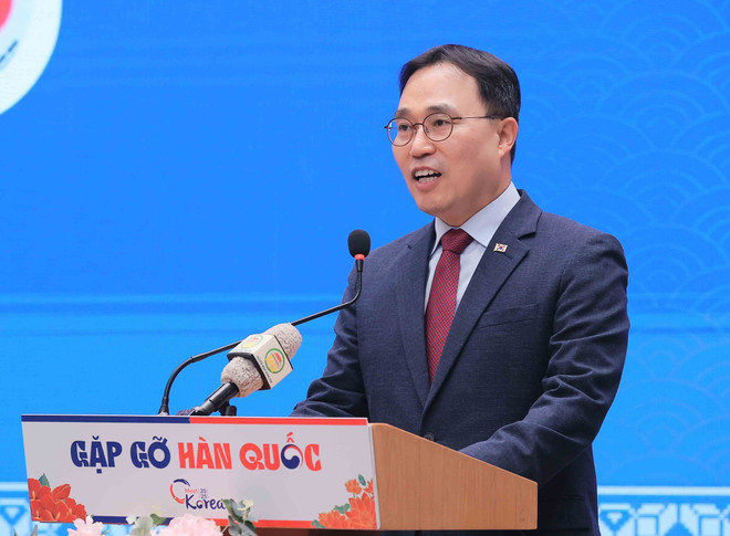 RoK Ambassador to Vietnam Choi Youngsam speaks at the event (Photo: VNA)