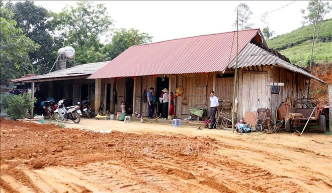 Thanh Son district in Phu Tho province builds and repairs houses for 423 out of the 622 eligible households, or 68%. (Photo: VNA) hio.jpg