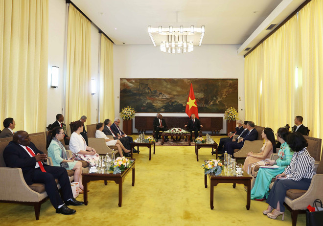 At the meeting between Party General Secretary To Lam and Salvador Valdes Mesa, Politburo member of the Communist Party of Cuba (CPC) and Vice President of Cuba. (Photo: VNA) to-lam-2.jpg
