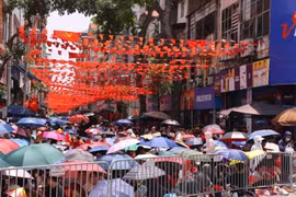 Hanoi residents eagerly watch rehearsal for A80 parade