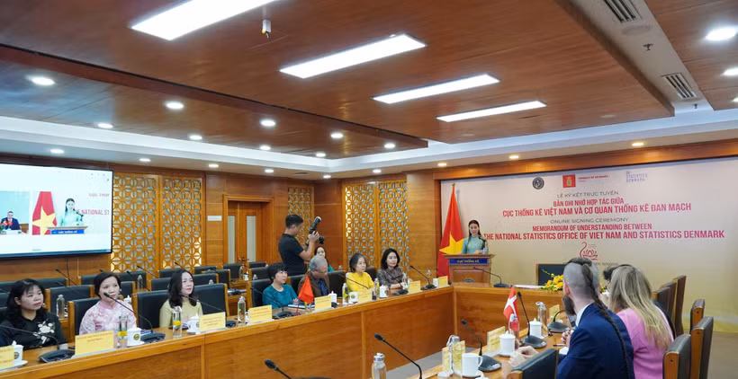 An overview of the signing ceremony at the National Statistics Office of Vietnam. (Photo: NSO)