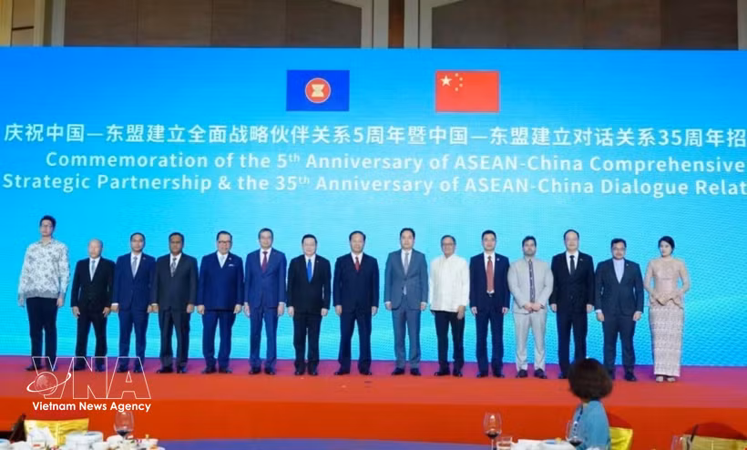 Delegates attend the ceremony in Beijing on September 15 marking the fifth anniversary of the ASEAN-China Comprehensive Strategic Partnership and the 35th anniversary of ASEAN-China Dialogue Relations. (Photo: VNA)
