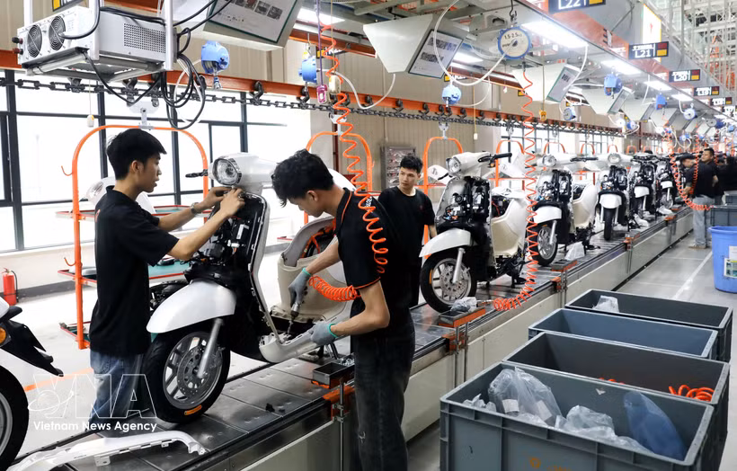 Production line at Yadea Vietnam’s smart manufacturing plant, which has an investment of more than 100 million USD, in Tan Hung Industrial Park, Bac Ninh province. (Photo: VNA)