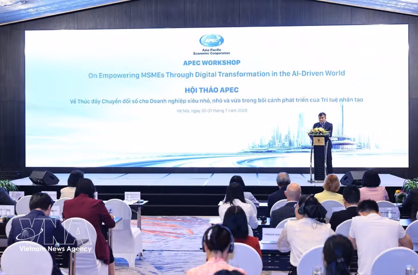 Permanent Deputy Minister of Foreign Affairs and Chair of the APEC 2027 National Secretariat Nguyen Minh Vu speaks at the APEC workshop on empowering MSMEs through digital transformation in the AI-driven world. (Photo: VNA)