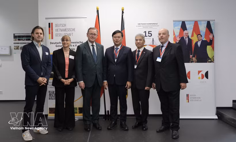 Officials attend the Vietnam Conference 2026 in Berlin on October 14. (Photo: VNA)