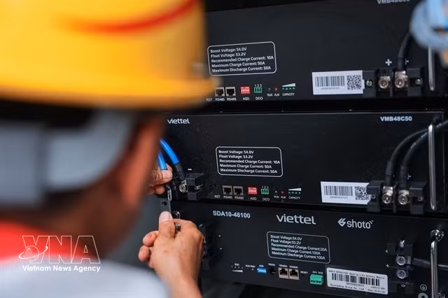 A Viettel worker checking a 5G station. (Photo: VNA)