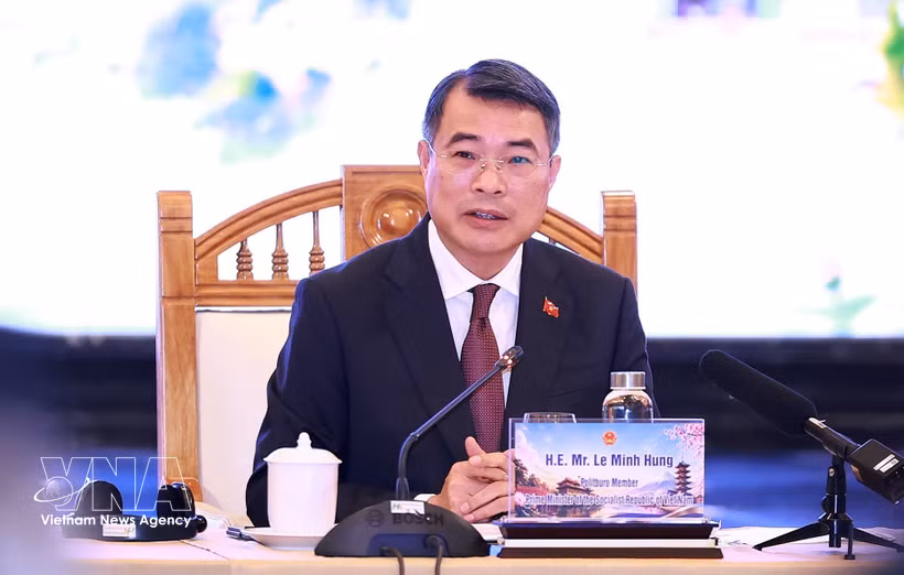 Prime Minister Le Minh Hung speaks at his meeting with Japanese businesses in the central city of Hue on September 6. (Photo: VNA)