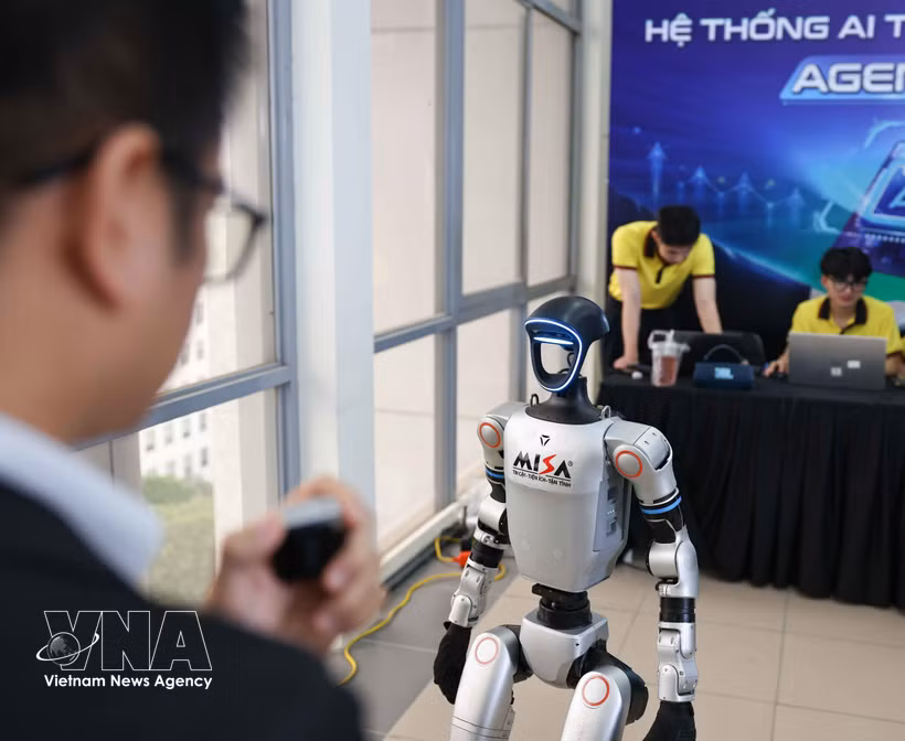 A product is showcased at the exhibition area during AI Day 2026. (Photo: VNA)