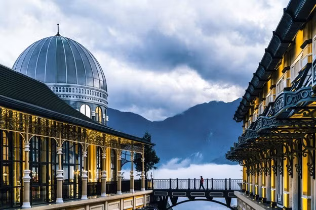 Hotel de la Coupole – MGallery Collection is described by Condé Nast Traveller as a fairytale castle amid Sa Pa’s clouds, a place that “Willy Wonka would love”. (Photo: Sun Group)